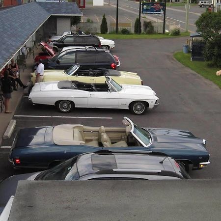 Motel Montgolfière JP Saint-Jean-sur-Richelieu Esterno foto