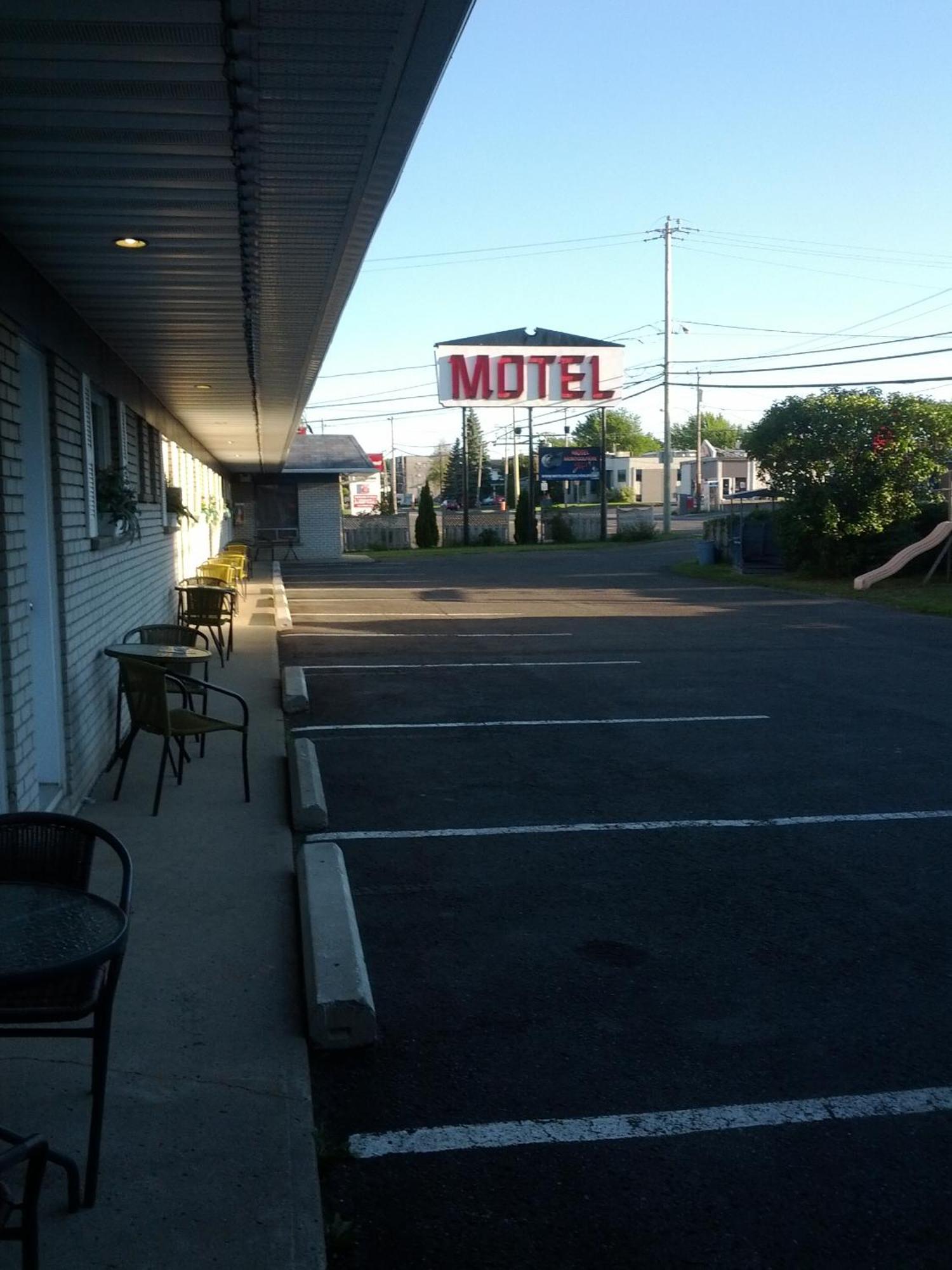 Motel Montgolfière JP Saint-Jean-sur-Richelieu Esterno foto