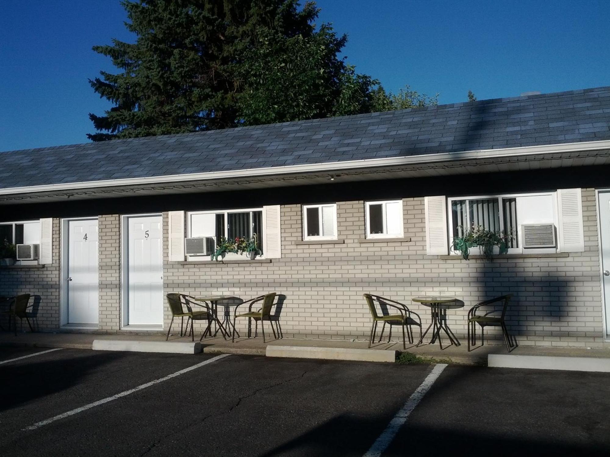 Motel Montgolfière JP Saint-Jean-sur-Richelieu Esterno foto