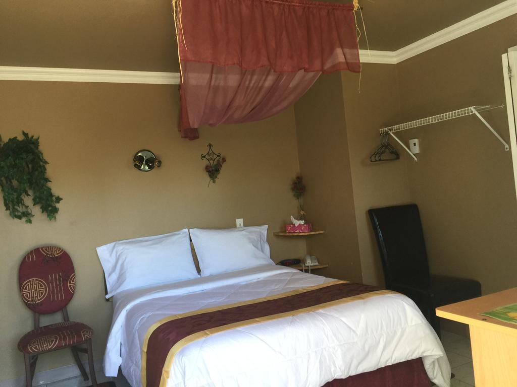 Motel Montgolfière JP Saint-Jean-sur-Richelieu Esterno foto