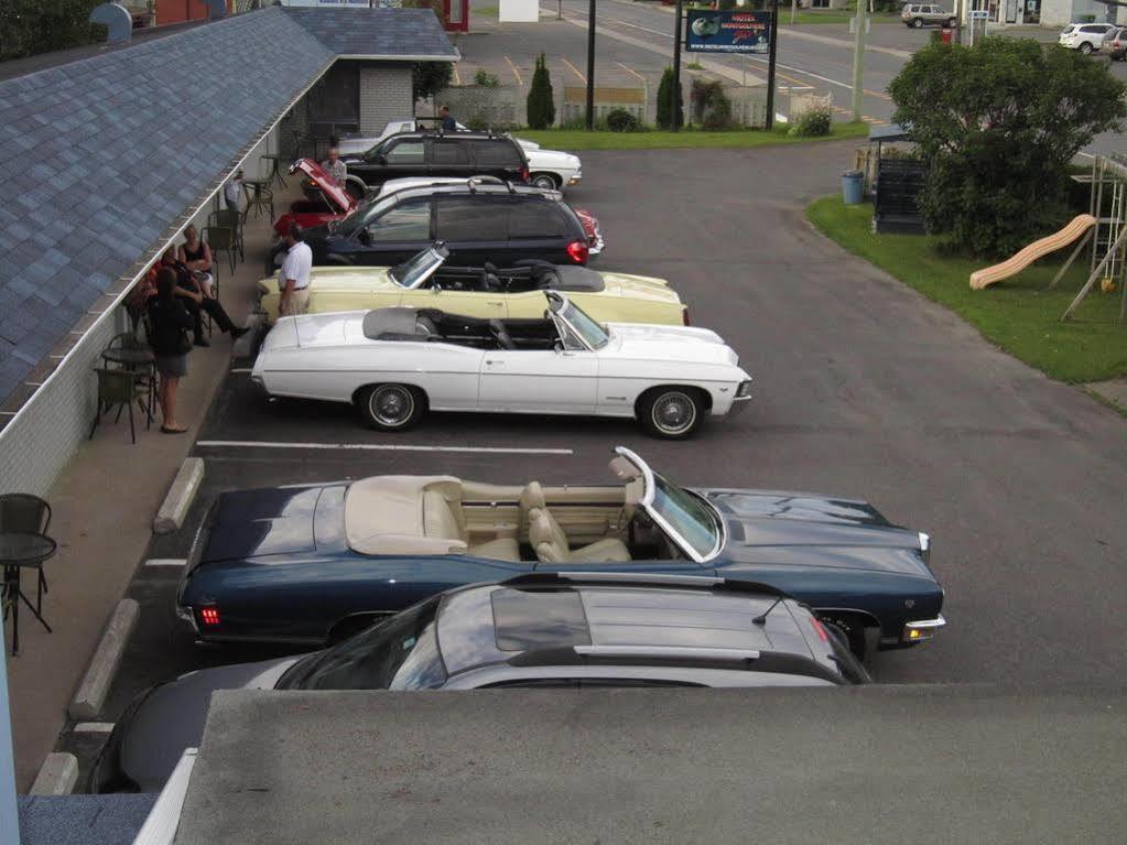 Motel Montgolfière JP Saint-Jean-sur-Richelieu Esterno foto